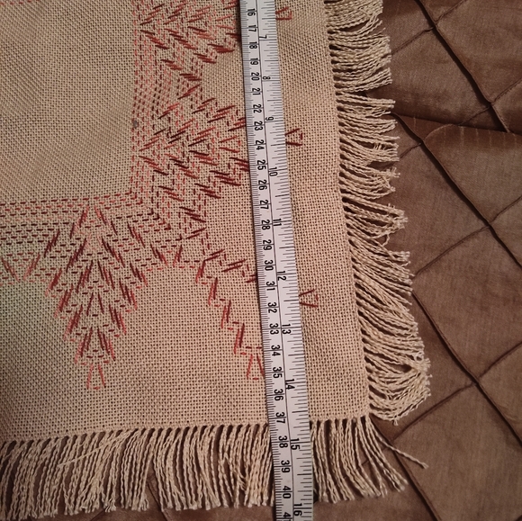 2 NWOT hand embroidered doilies - Picture 5 of 7